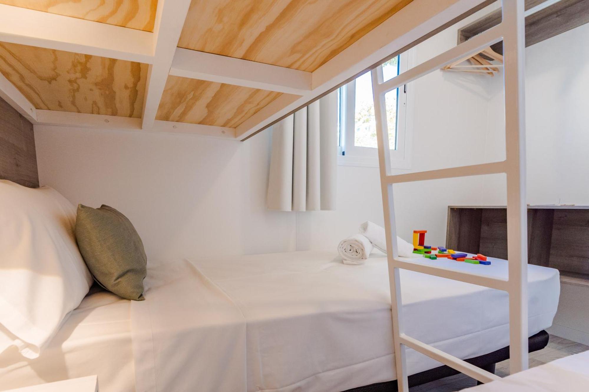 Costa Del Sol Glamping Village 푸엔히롤라 외부 사진