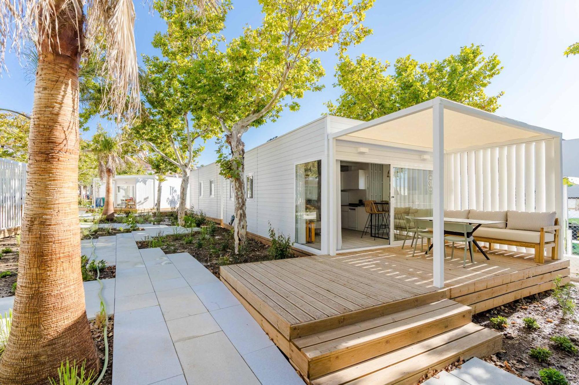 Costa Del Sol Glamping Village 푸엔히롤라 외부 사진