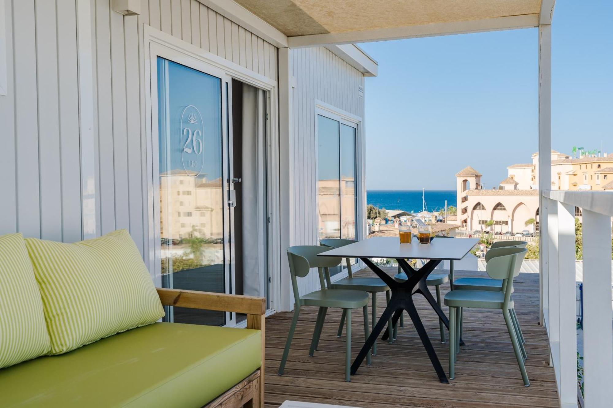 Costa Del Sol Glamping Village 푸엔히롤라 외부 사진