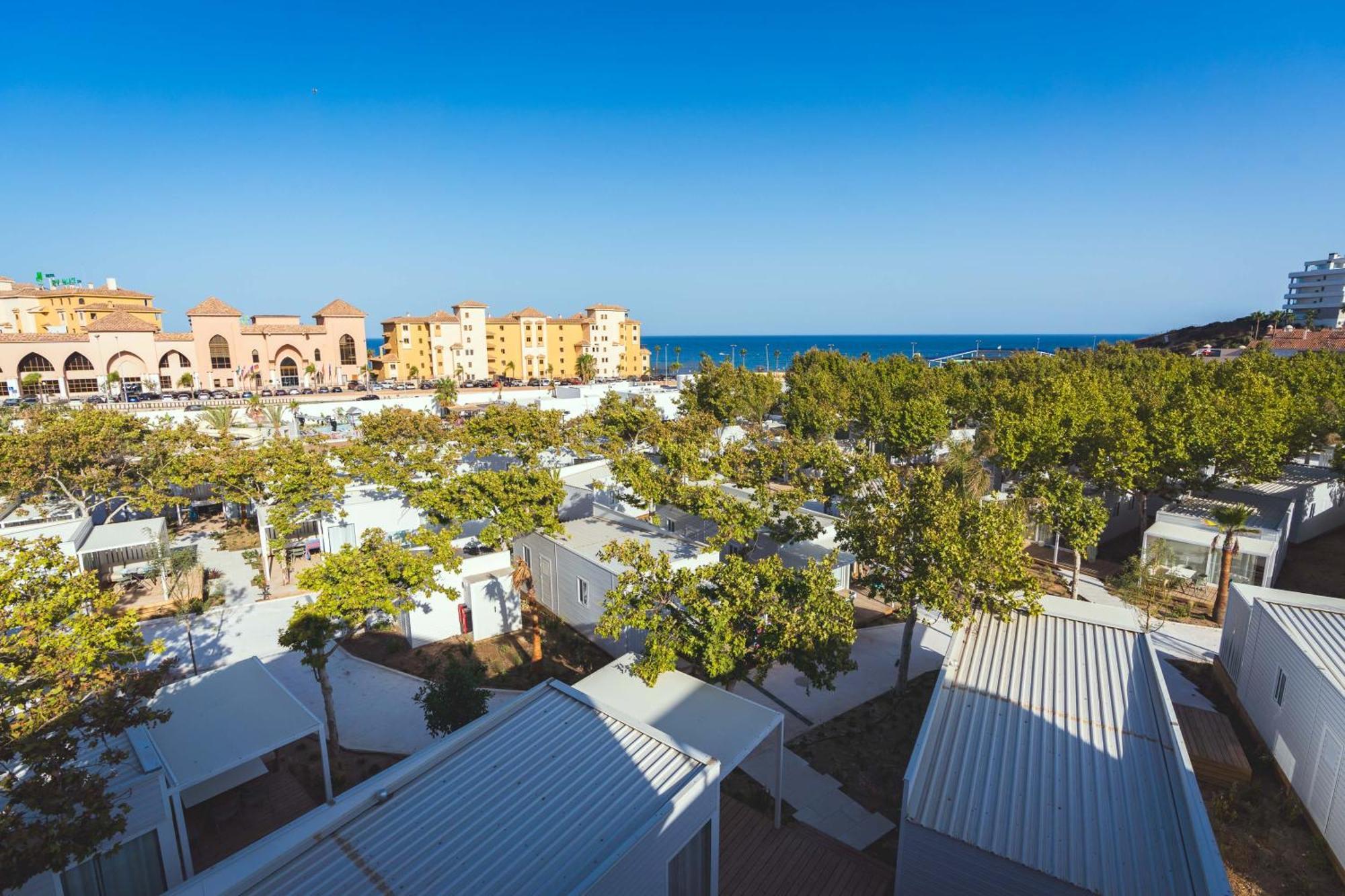 Costa Del Sol Glamping Village 푸엔히롤라 외부 사진