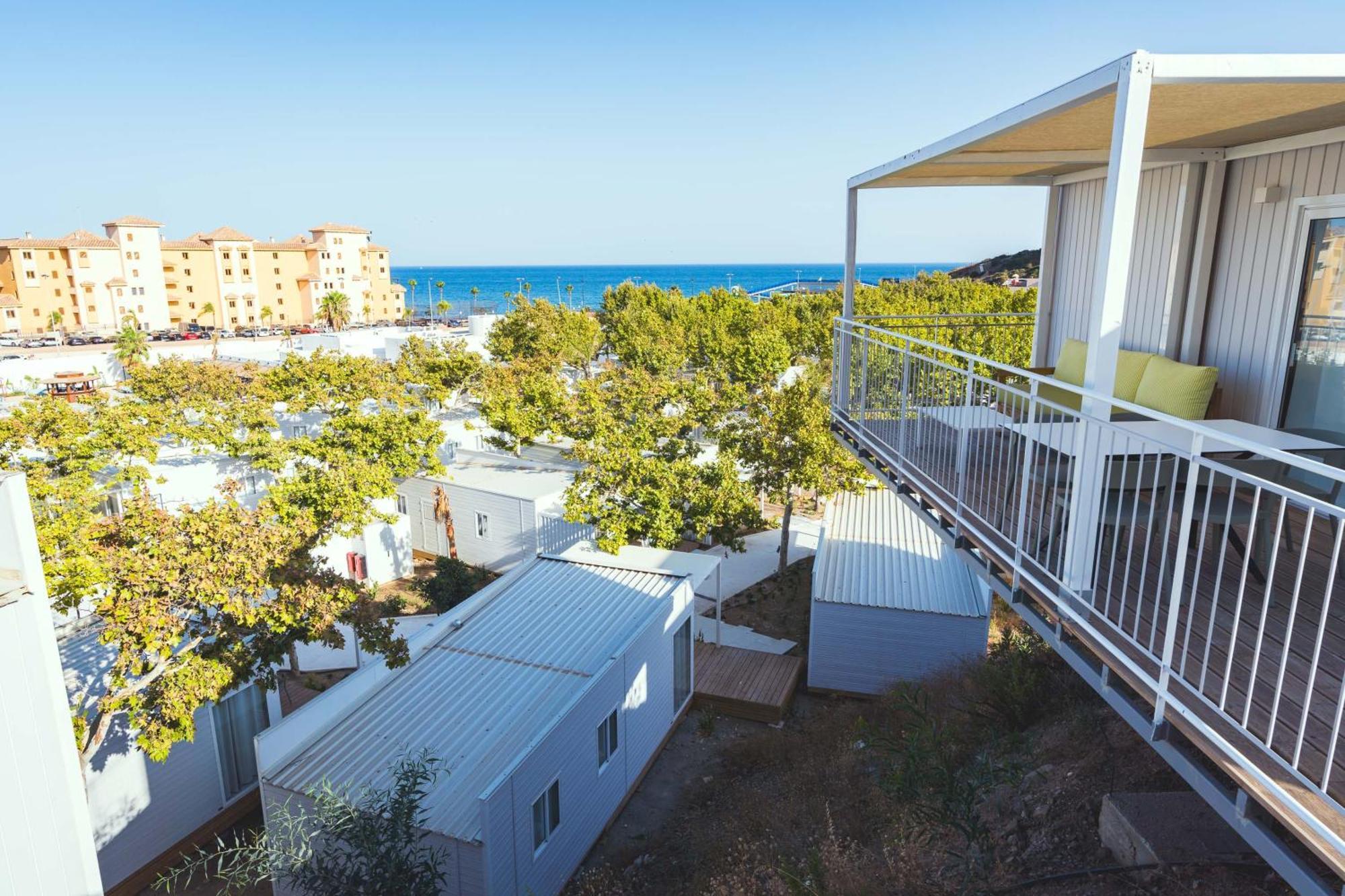 Costa Del Sol Glamping Village 푸엔히롤라 외부 사진