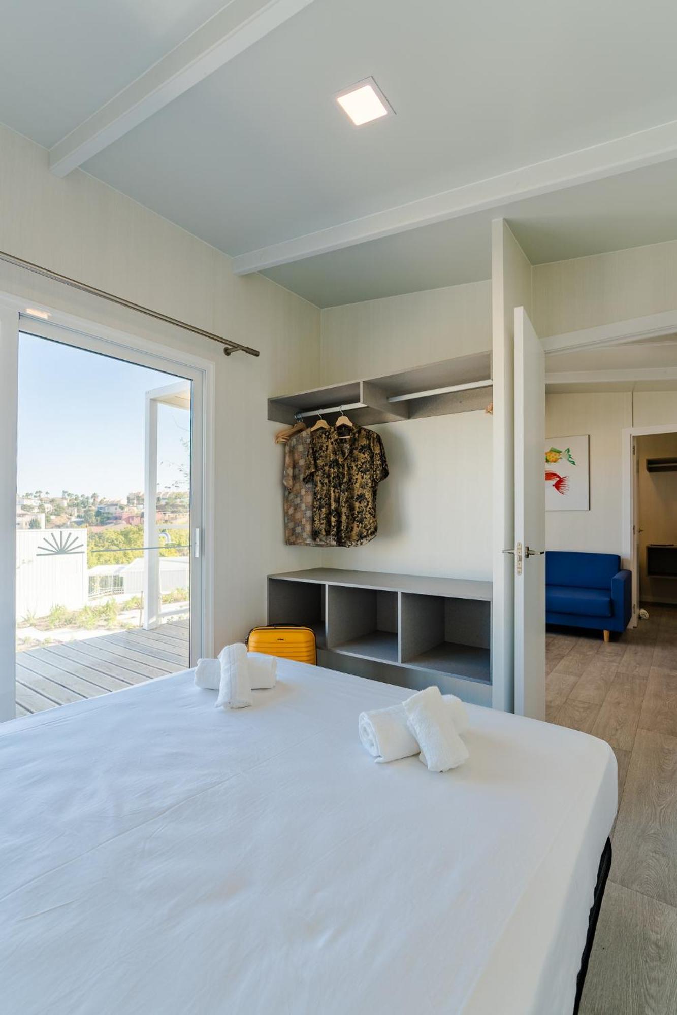Costa Del Sol Glamping Village 푸엔히롤라 외부 사진
