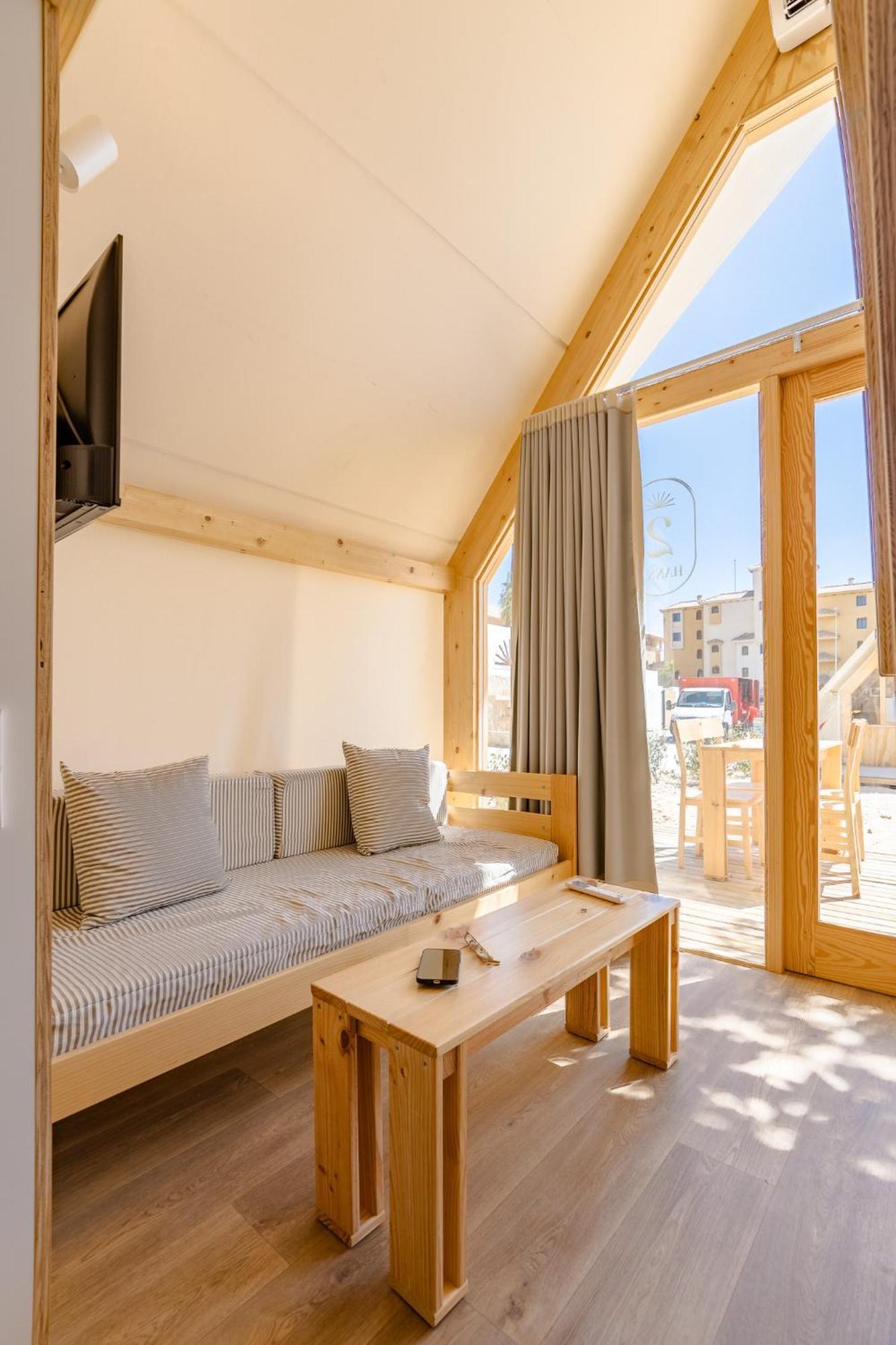 Costa Del Sol Glamping Village 푸엔히롤라 외부 사진