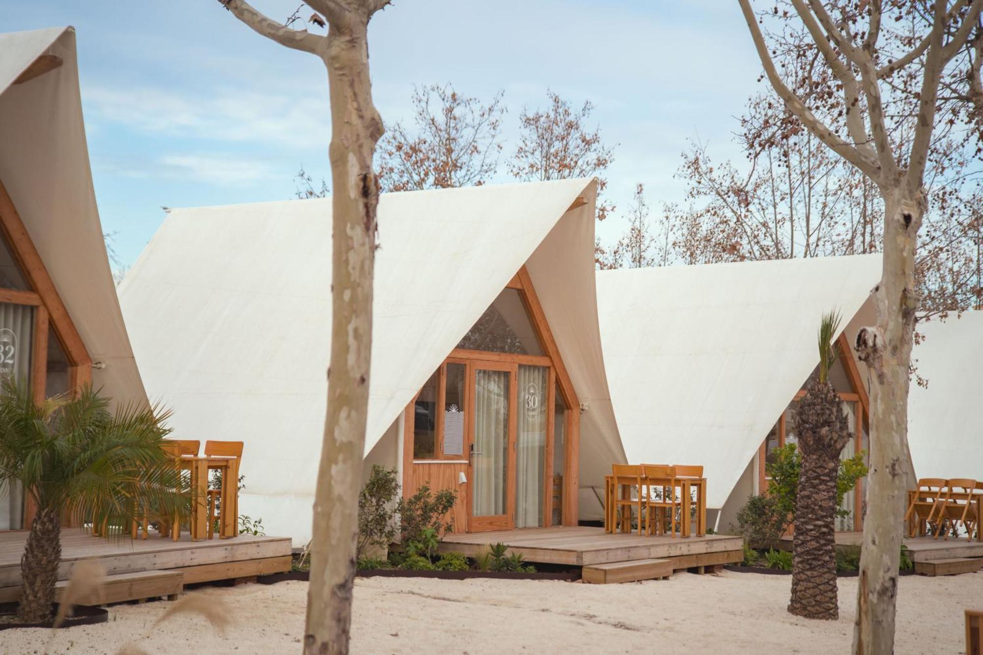 Costa Del Sol Glamping Village 푸엔히롤라 외부 사진